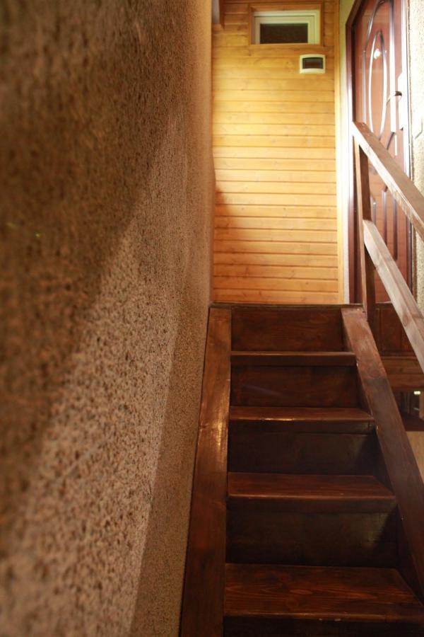 Cottage Woodside Местія Екстер'єр фото