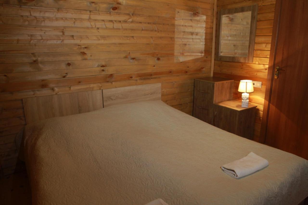 Cottage Woodside Местія Екстер'єр фото
