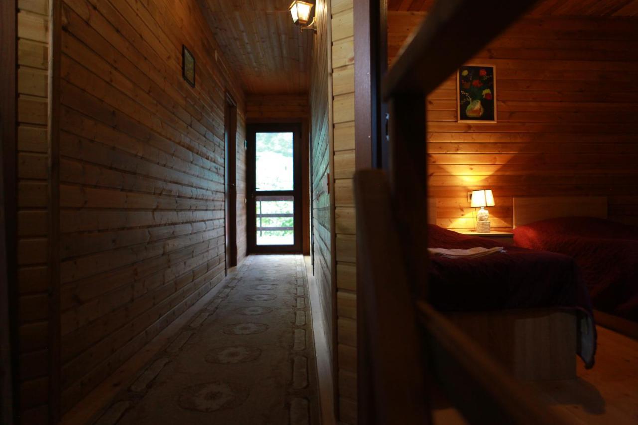 Cottage Woodside Местія Екстер'єр фото
