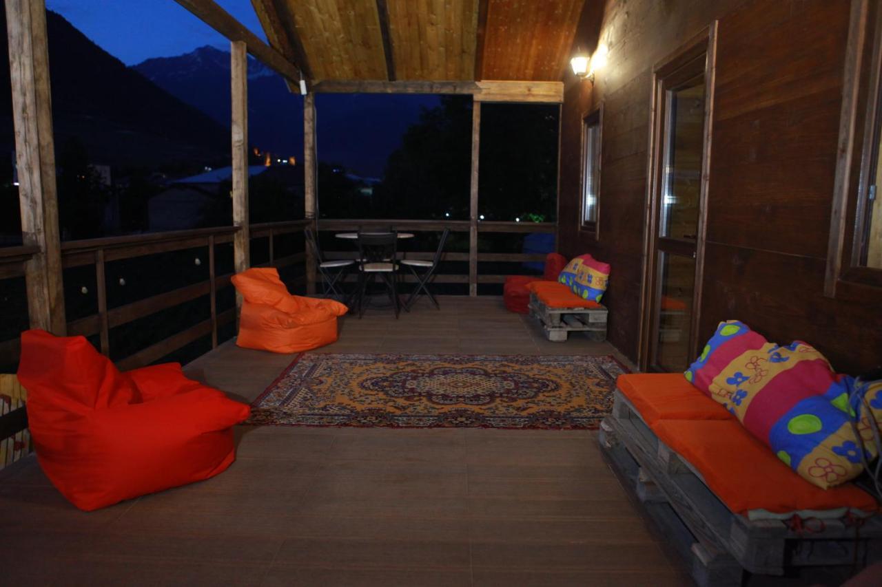 Cottage Woodside Местія Екстер'єр фото